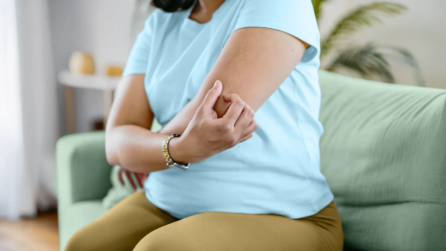 Still itchy with atopic dermatitis even though your skin looks clear? You could have phantom itch