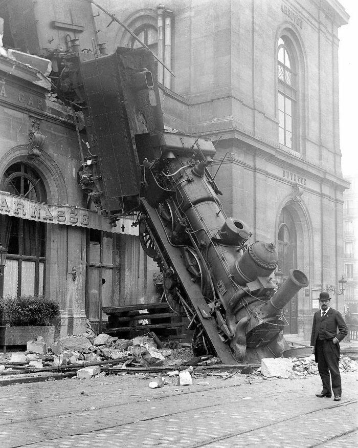 Snapshots Of Another Time: 44 Important Historical Images With More To Say