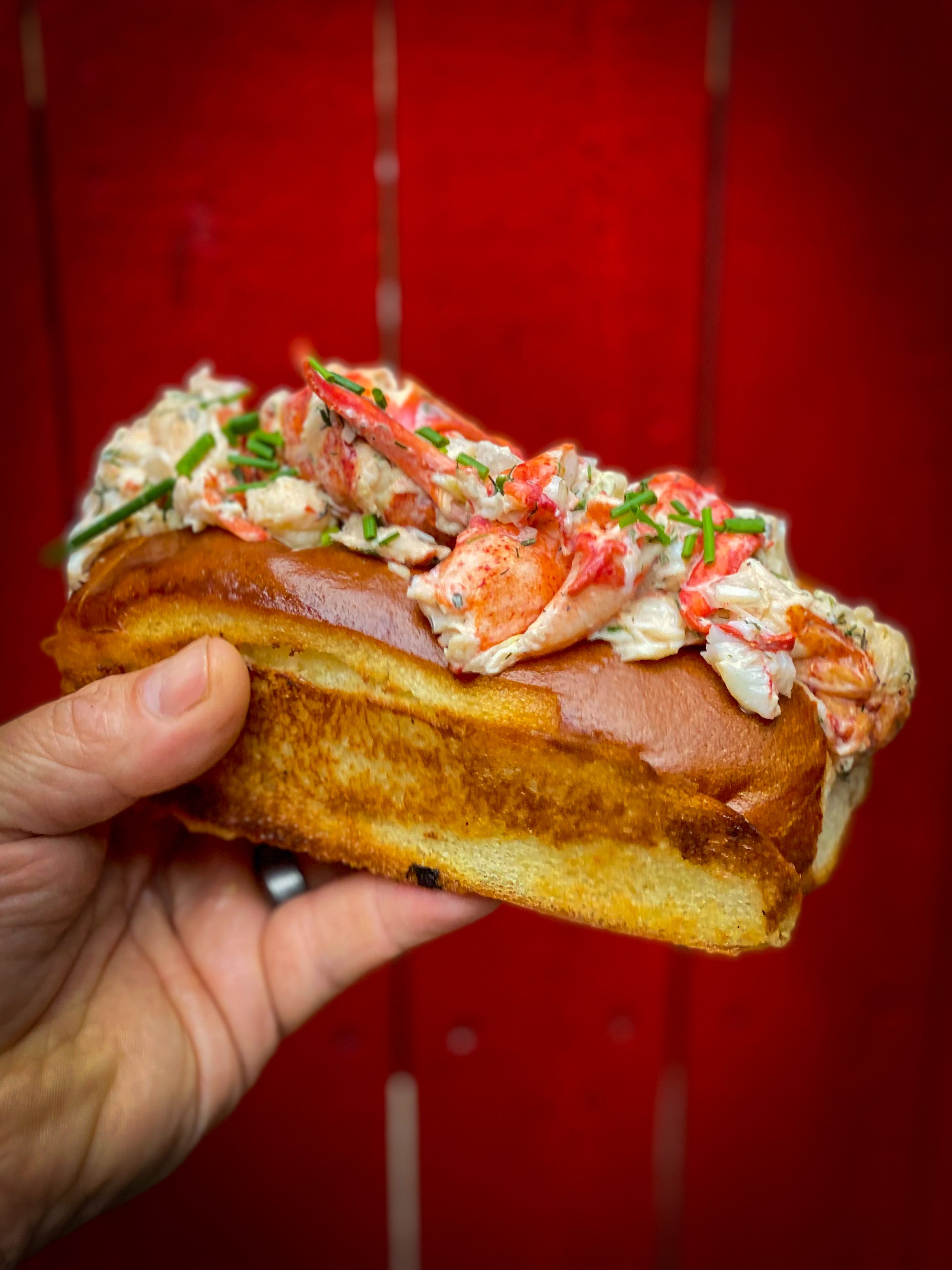 Mudgie's lobster rolls are back, plus more restaurant news