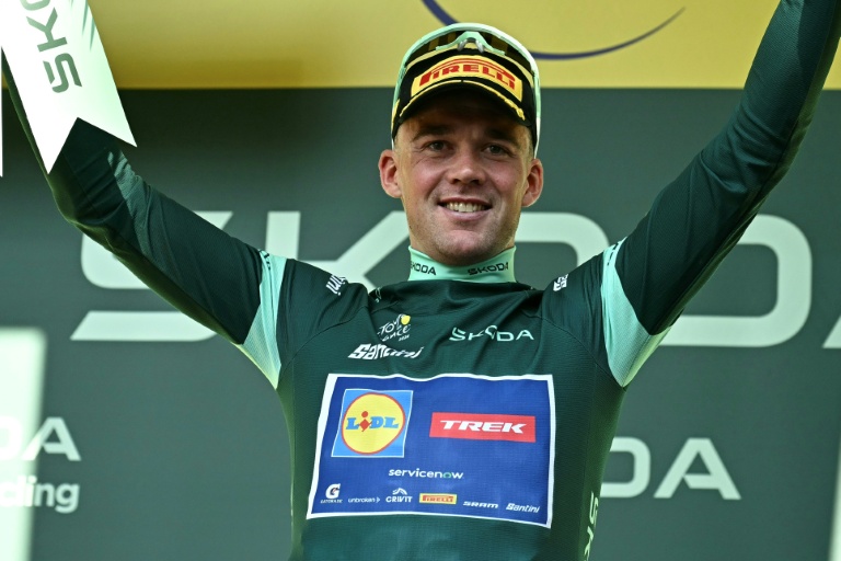 Mads Pedersen now leads Jasper Philipsen by just seven points in the sprinters' green jersey competition