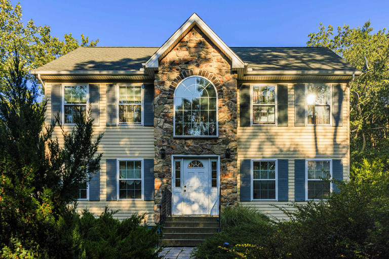How to wash second-story windows without a ladder