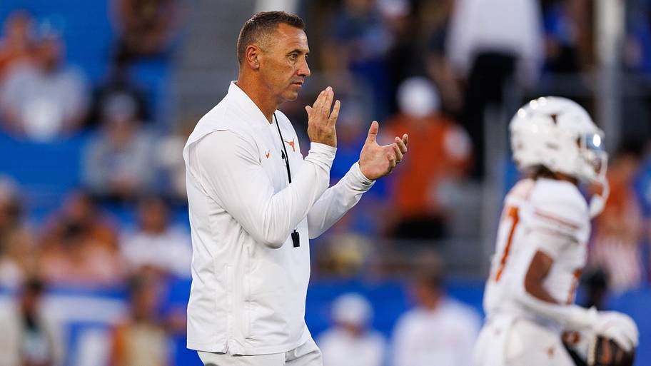 As Texas waits for Landen Williams-Callis decision, other predictions continue to roll in for Horns