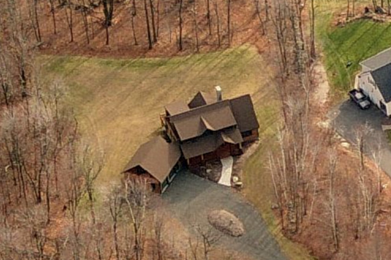 He Got a Housing Bargain. Then He Found the Dead Bodies