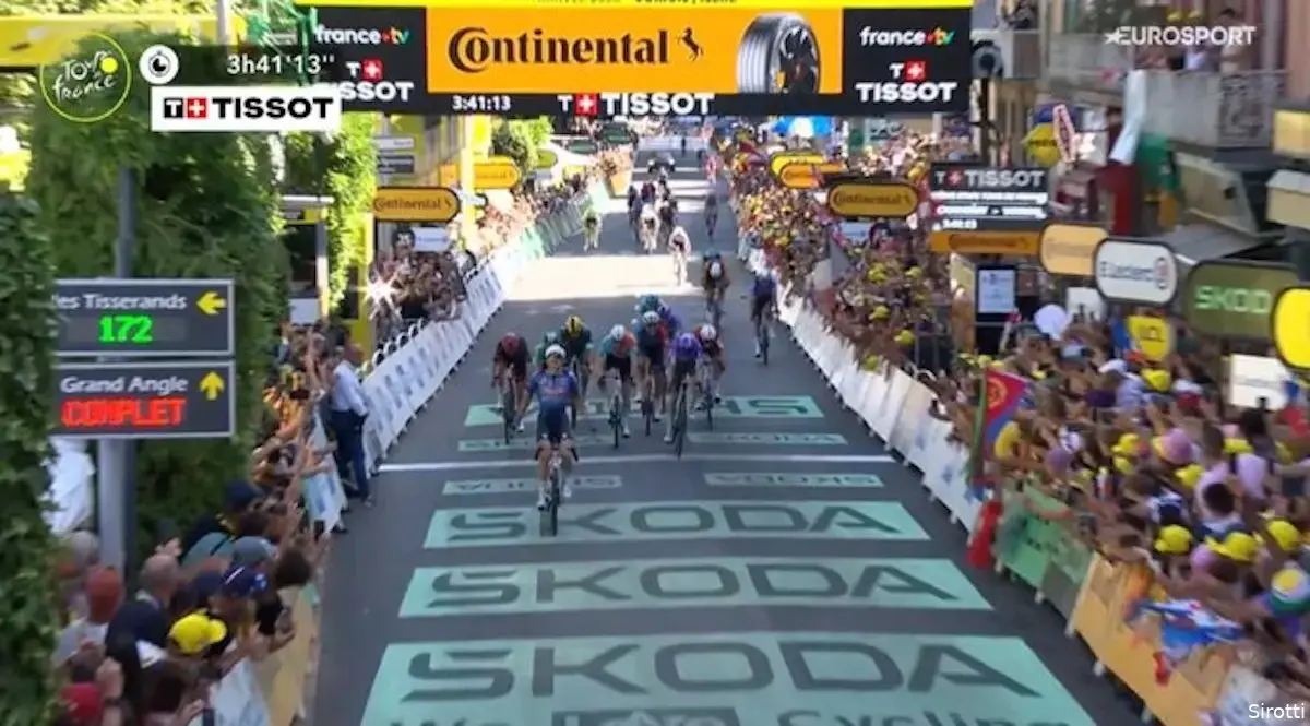Pedersen heroic, but Van der Poel guides Philipsen to victory in crazy Tour de France transition stage