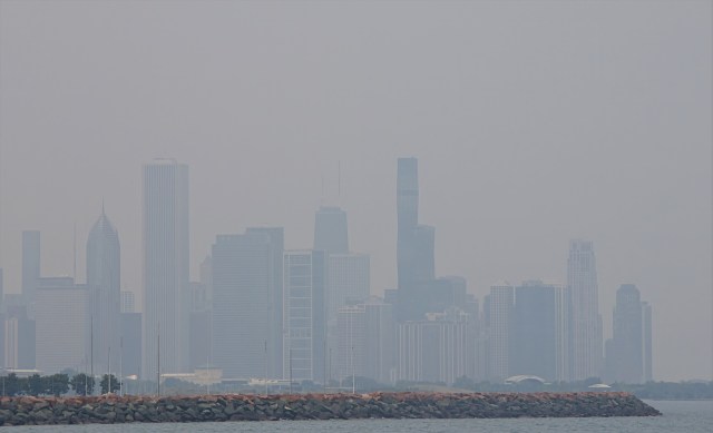 Chicago has the world's worst air again as Canadian wildfire smoke sends people back into masks