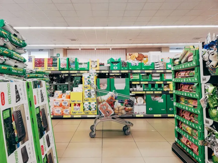 End caps went from occasional promo spots to contested, paid territory (Image Credits: Pexels)