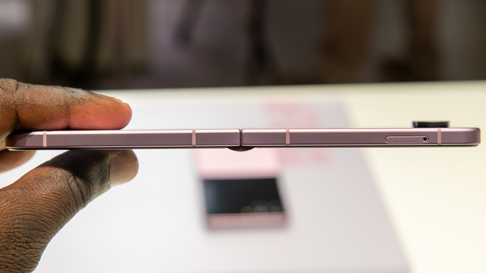 Hands-on with the Samsung Galaxy Z Flip 8