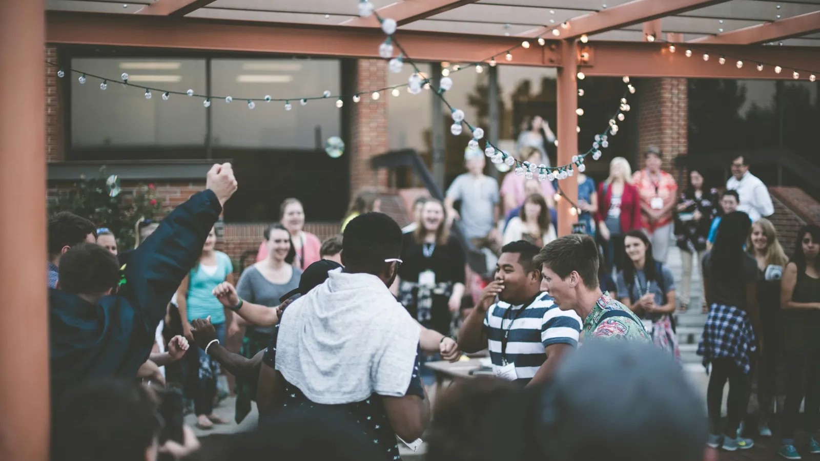 9 House Rules Great Hosts Follow That Make Every Guest Feel Welcome