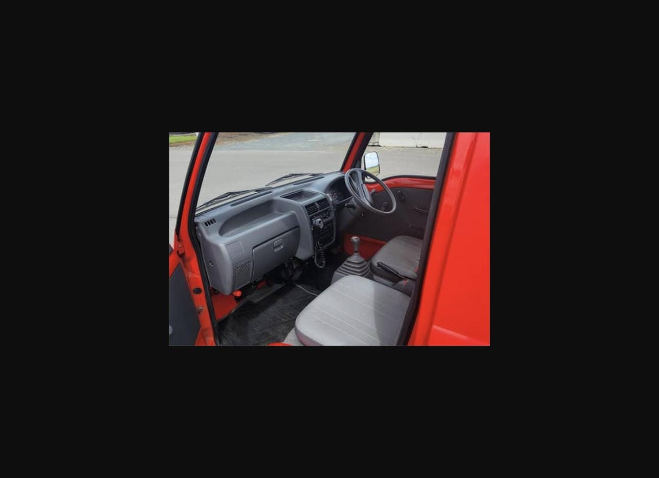 This 1995 Subaru Sambar Fire Truck Brings Kei-Sized Charm to Cars and Bids