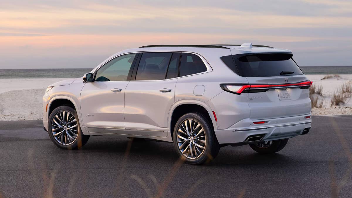 2025-2026-buick-enclave-avenir-in-iridescent-white-rear-angled-view