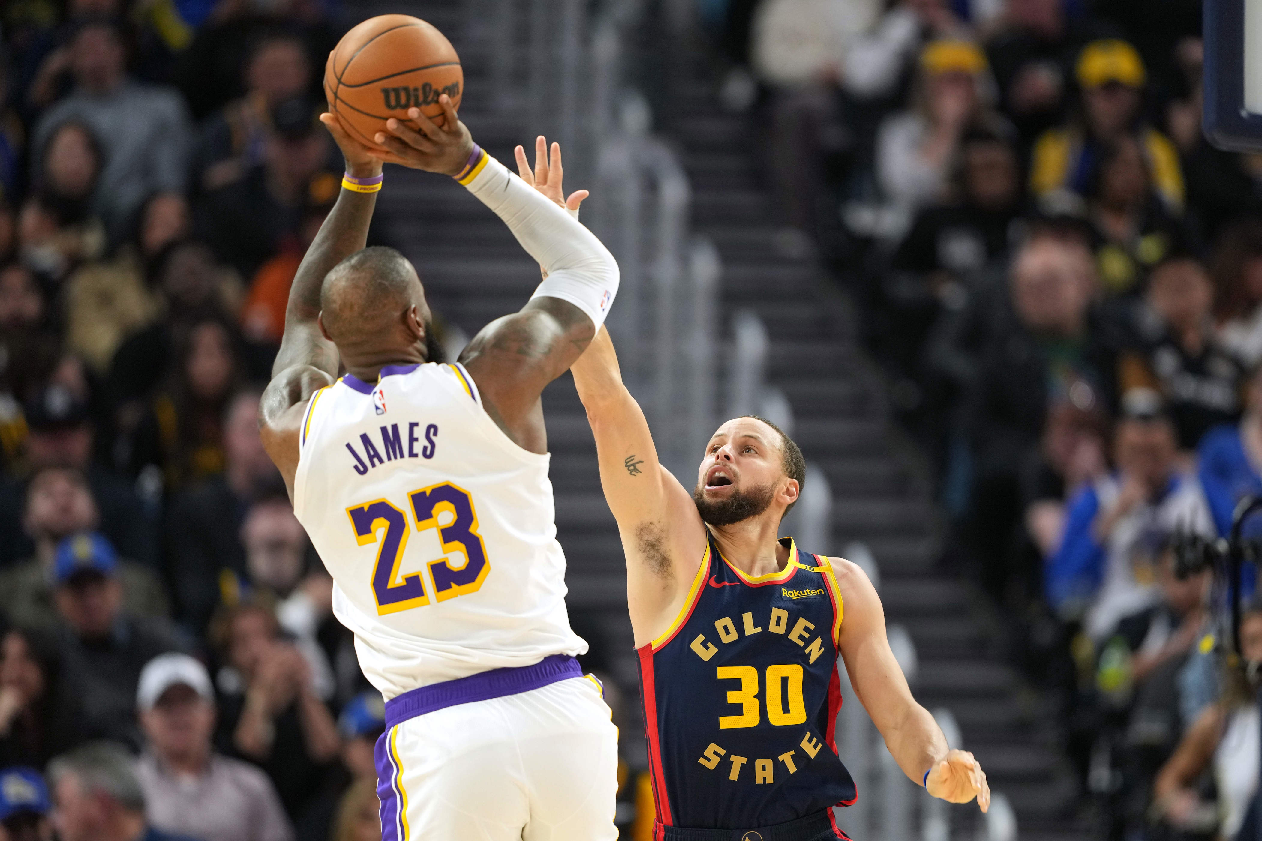 Bill Simmons urges LeBron James to sign with Golden State Warriors