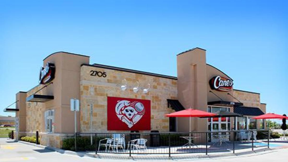 This Popular Restaurant Chain Has Just Four Menu ItemsAnd Customers Love It