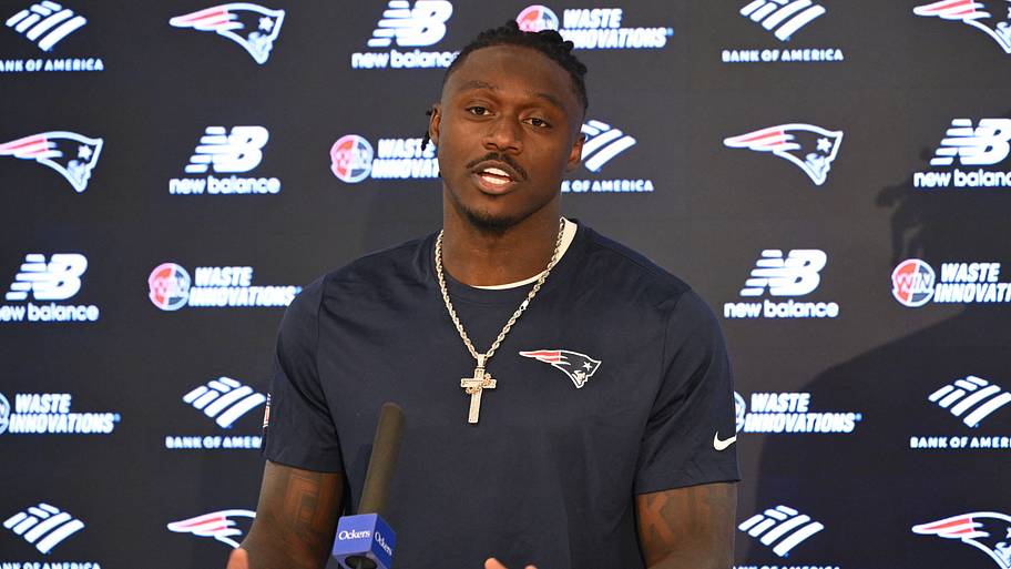 New England Patriots wide receiver A.J. Brown