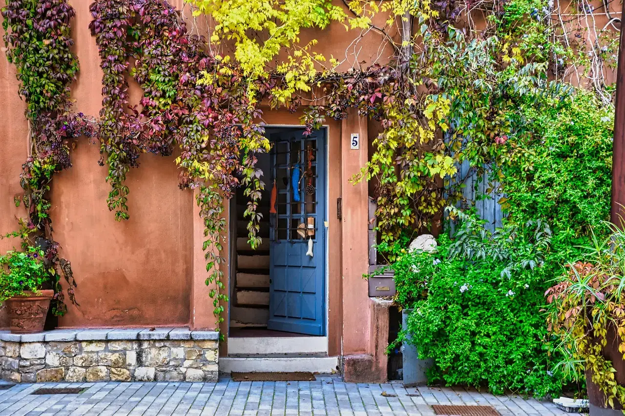 1. Doors and windows that suddenly stick (Image Credits: Pixabay)