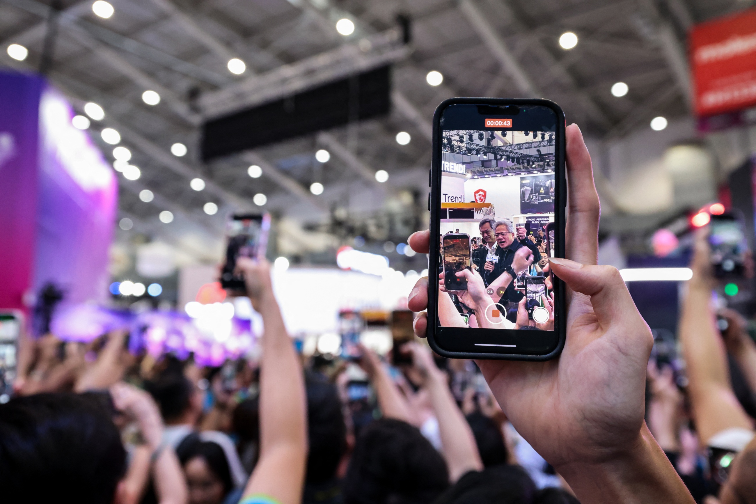 Taiwan cuts mobile data to near-zero for 16 million in first-ever war-readiness drill