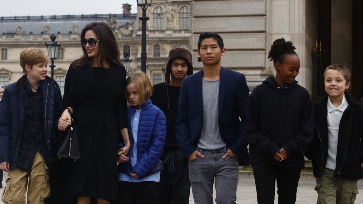 Angelina Jolie ‘just wants everyone to heal’ amid kids dropping Brad Pitt’s name, insiders say