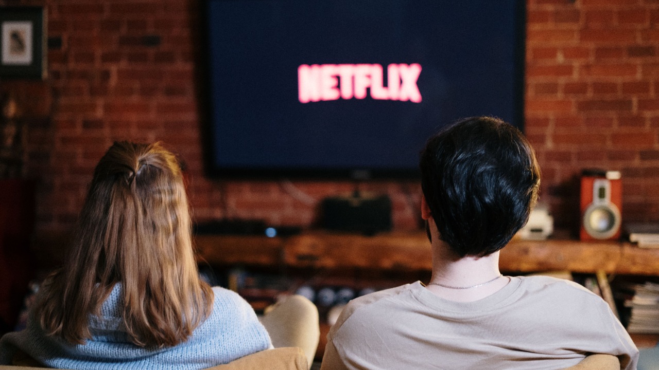 The FBI warns your smart TV’s camera and mic can be turned against you at home