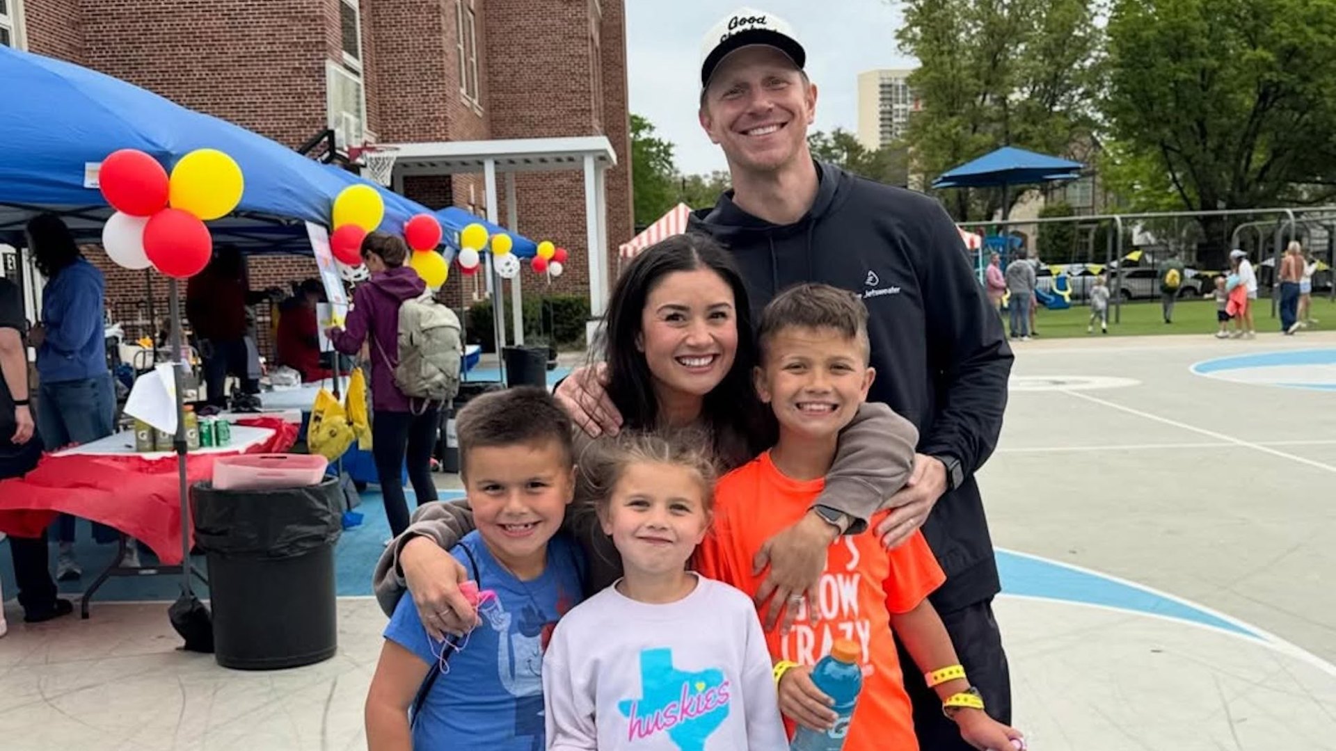 Sean Lowe's 8-year-old son hospitalized, diagnosed with type 1 diabetes
