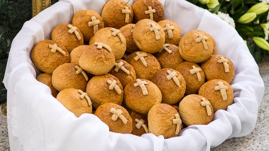 hallowed bread