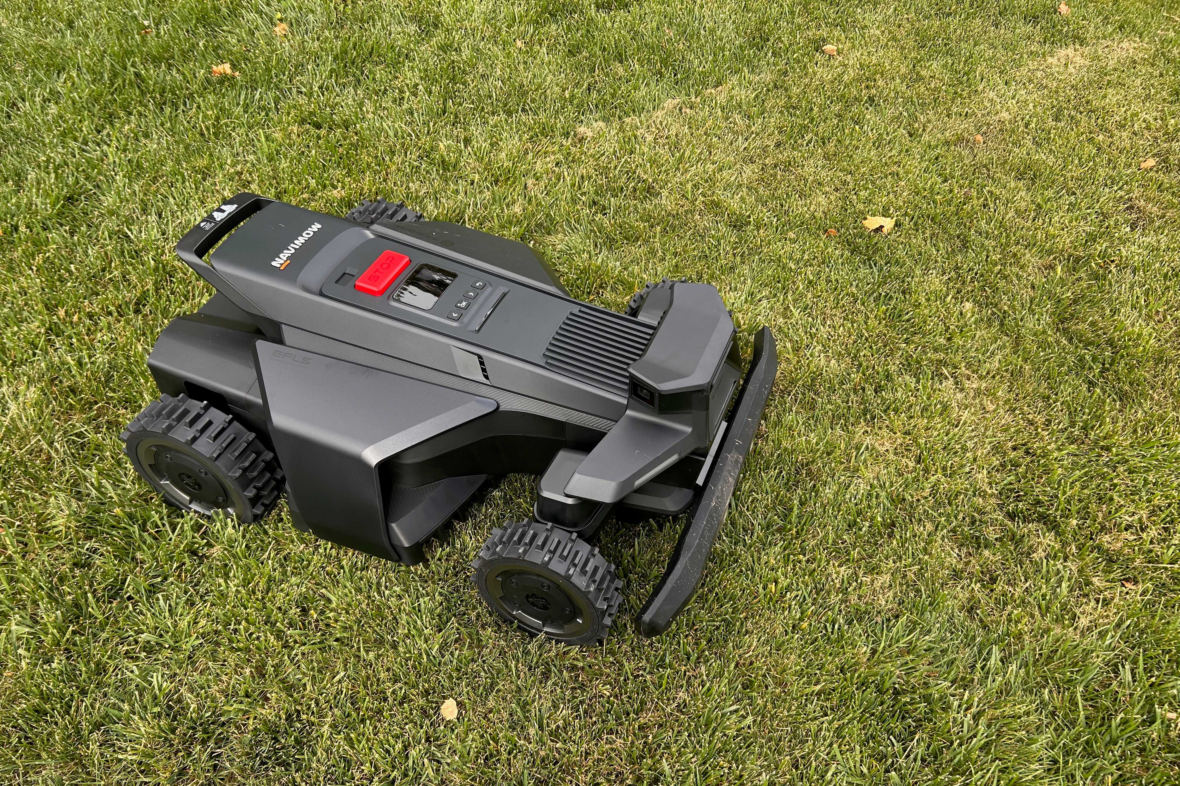 Segway Navimow X430 review: Built for big, complicated lawns