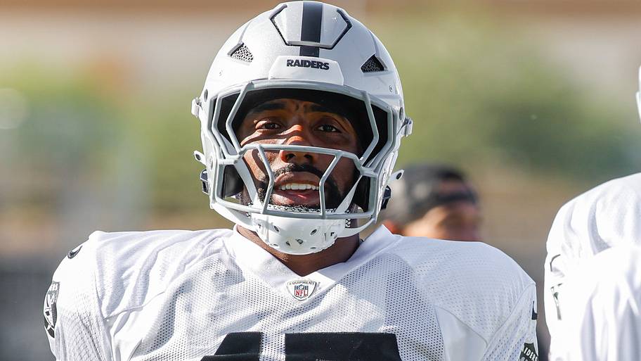 Las Vegas Raiders DL Thomas Booker