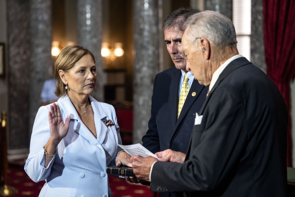 Deaths, resignations in Congress test narrow majority
