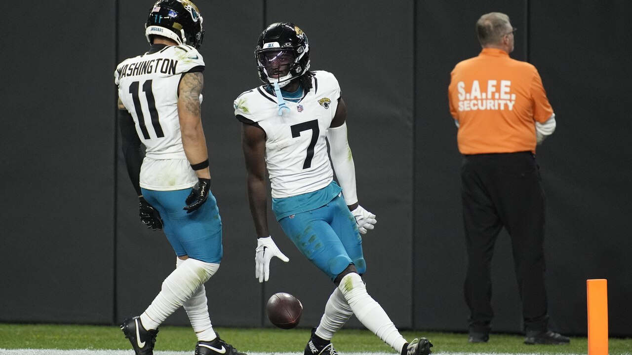 Parker Washington, left, and Brian Thomas Jr.