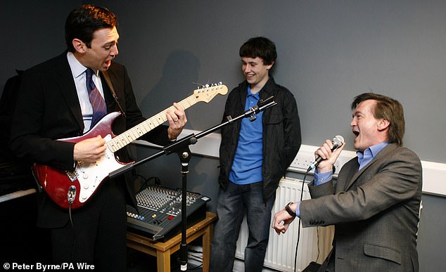 Environmental campaigner Feargal Sharkey has called on Andy Burnham to appoint a Minister for Water Security to whip data centres into shape (the pair pictured together in 2009)