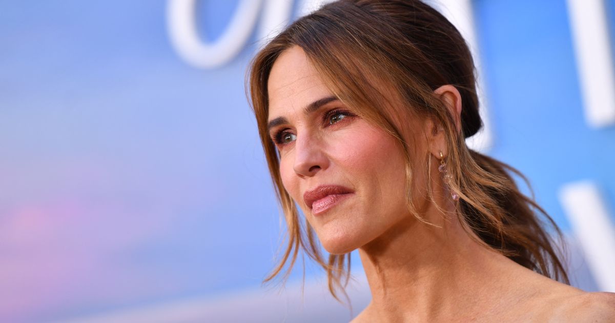 Jennifer Garner says the paparazzi were a danger to her kids