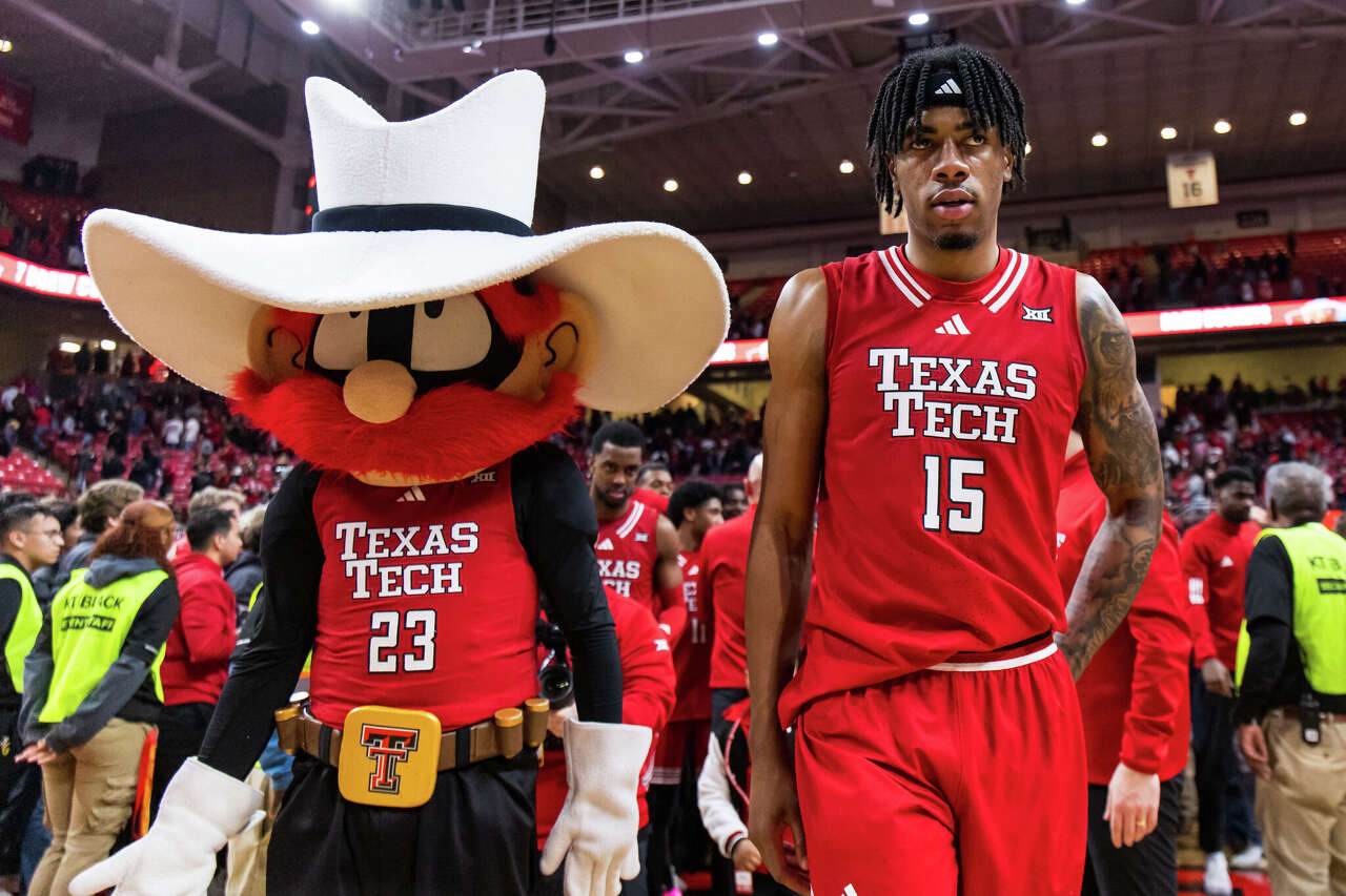 Texas Tech's $10,000 hoop dreams fantasy camp underlies college sports reality