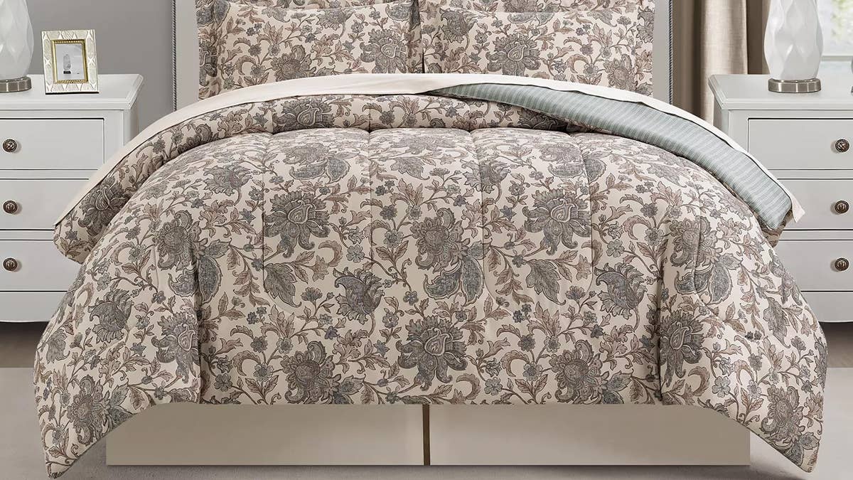 macys-cottage-floral-8-piece-comforter-set