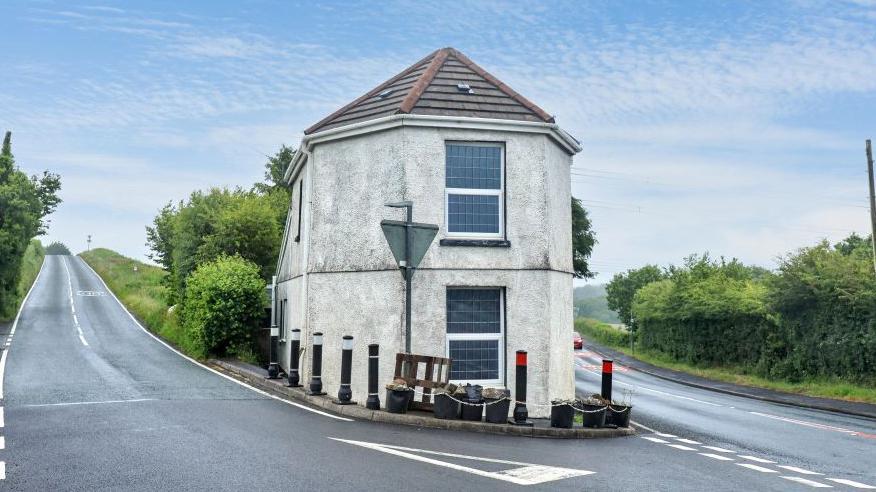 Former toll house with links to historic riots up for auction as cottage