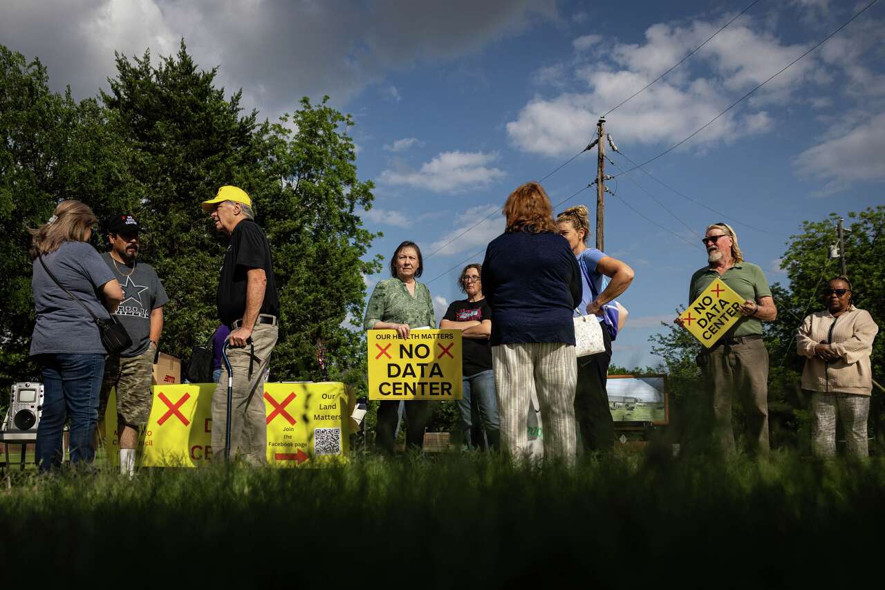 Red Oak officials hope data centers will bring prosperity to their small city. Residents worry about the tradeoffs