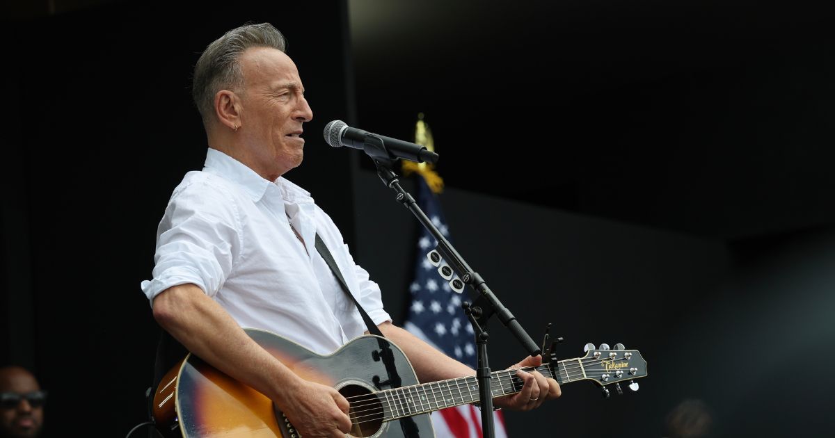Guitarist for Journey hits Bruce Springsteen as 'annoying, bitter old man' who should 'shut up'