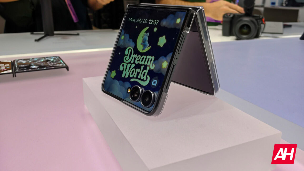 Samsung Galaxy Z Flip 8 AH 10