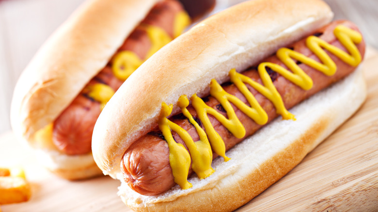 How long hot dogs last in the freezer and the best way to thaw them