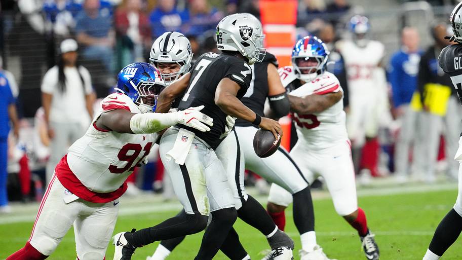 NY Giants DT Darius Alexander sacks QB Geno Smith