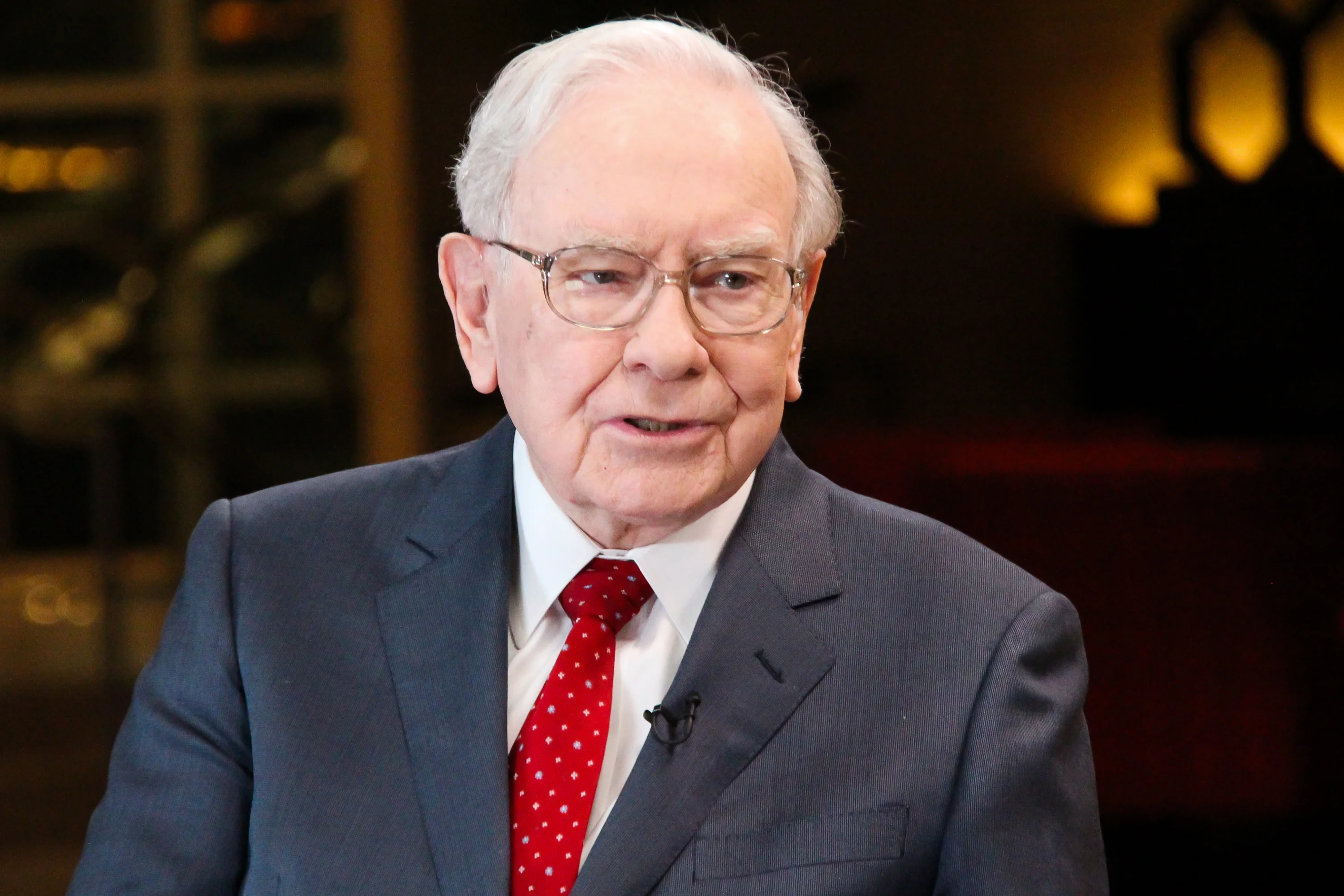 Warren Buffett says this simple test can keep leaders from making a career-ending mistake