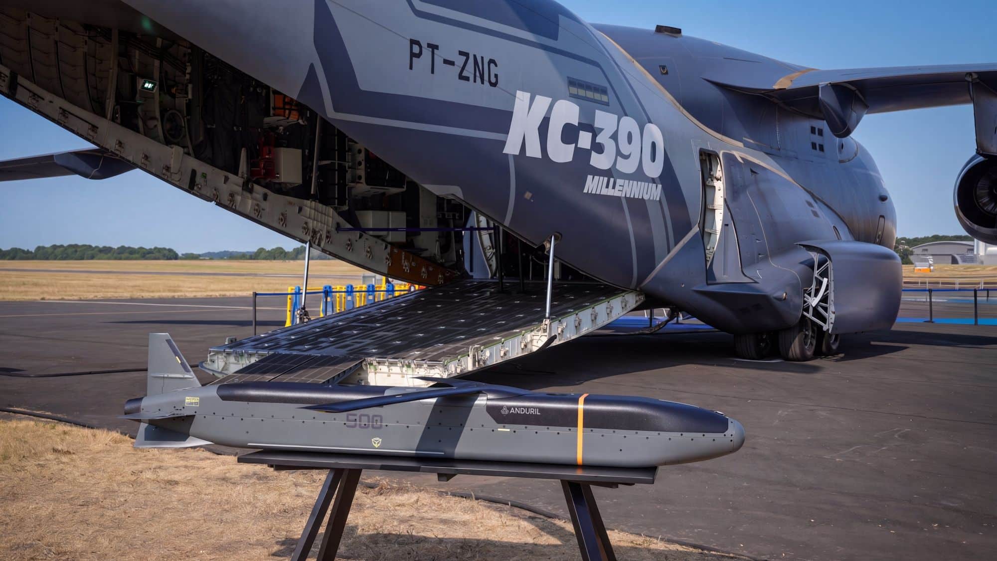 Embraer and Anduril Team Up for Palletized Launch of Barracuda-500M from C-390 Millenium