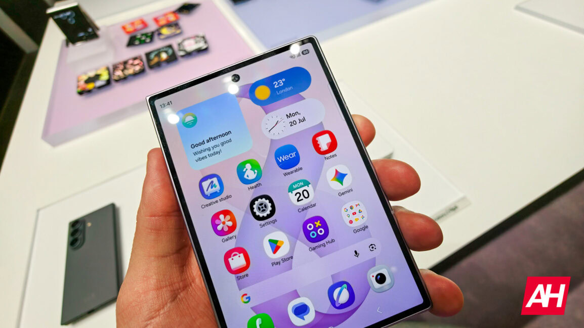 Samsung Galaxy Z Fold 8 AH 2