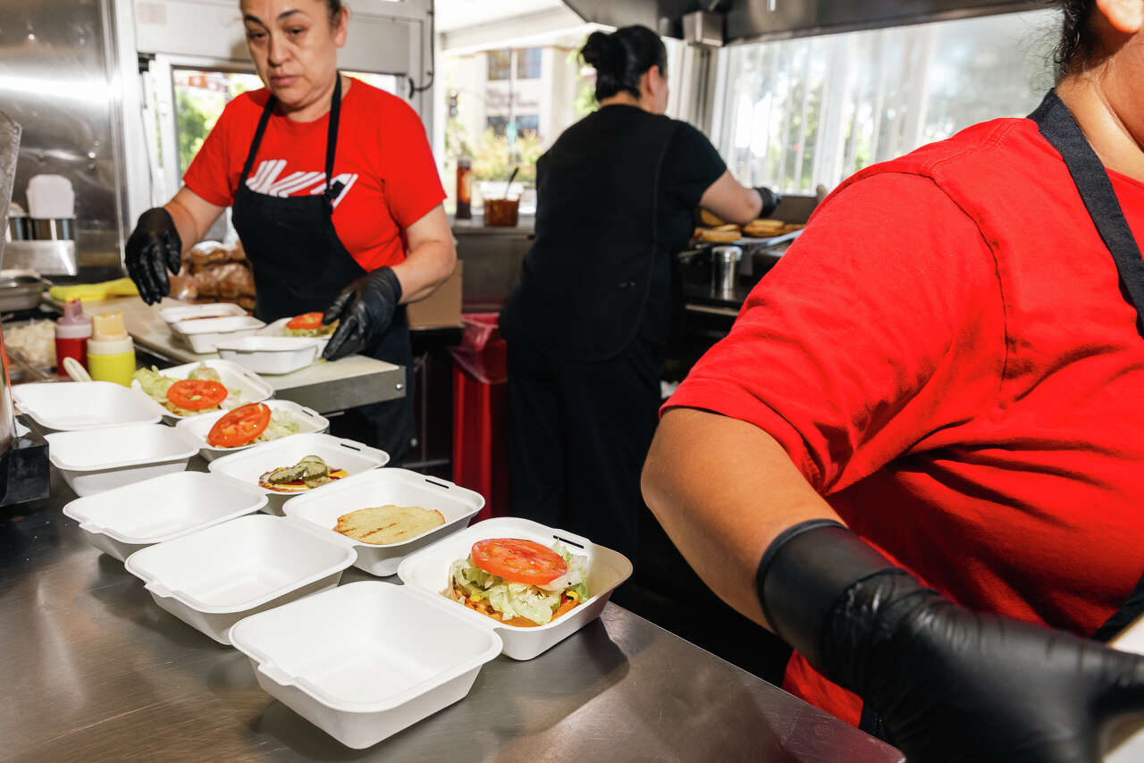 At 75, this retro Berkeley burger stand just had its best year yet
