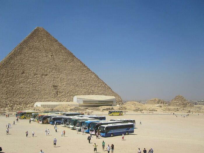 45 Disappointed Tourists Share Travel Destinations That Aren’t Worth The Hype