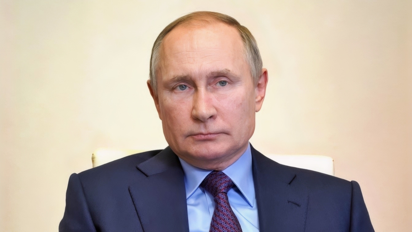 The Kremlin is installing surveillance cameras in the homes of Putin’s own staff — and screening everyone around him twice