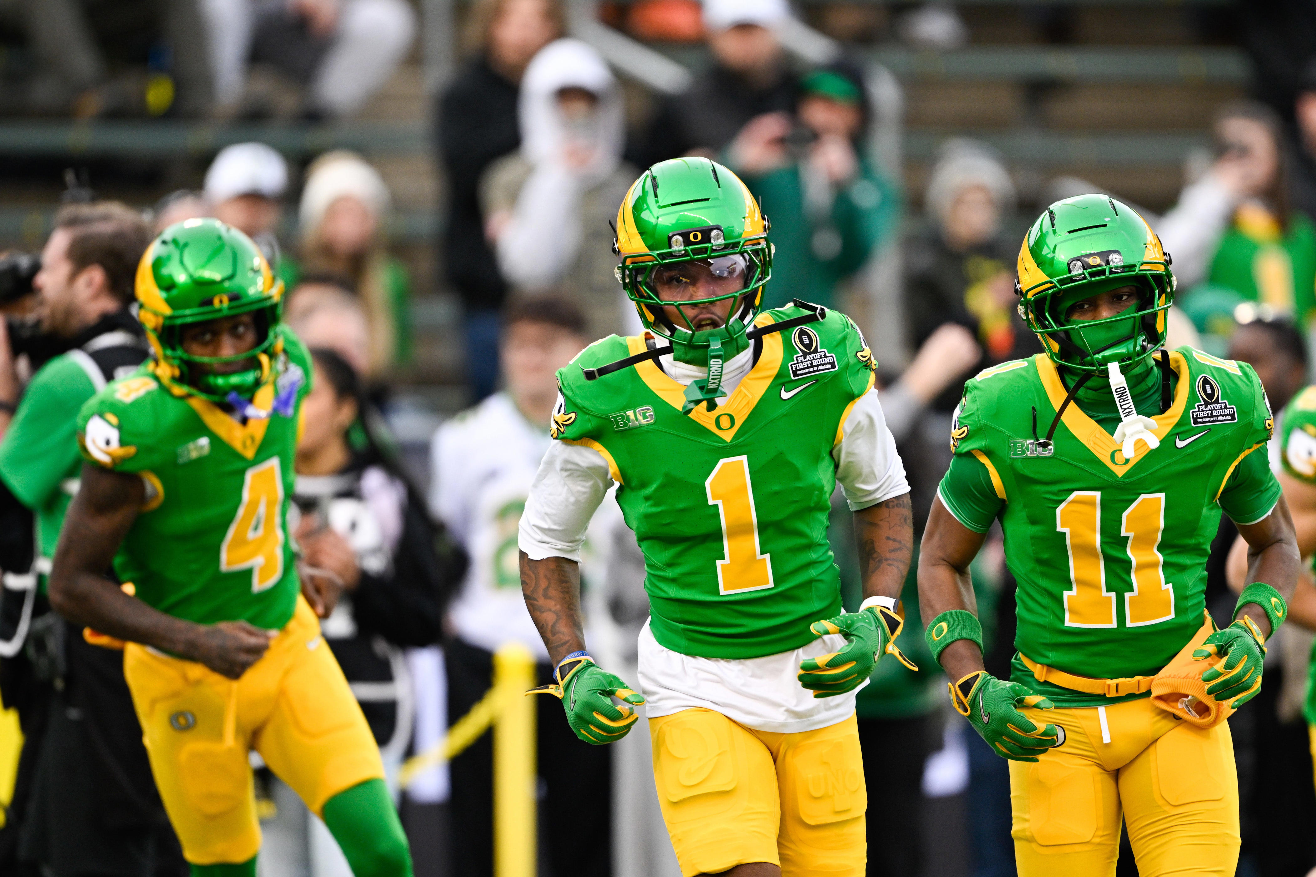 Oregon Ducks' depth at receiver makes passing game a test for USC
