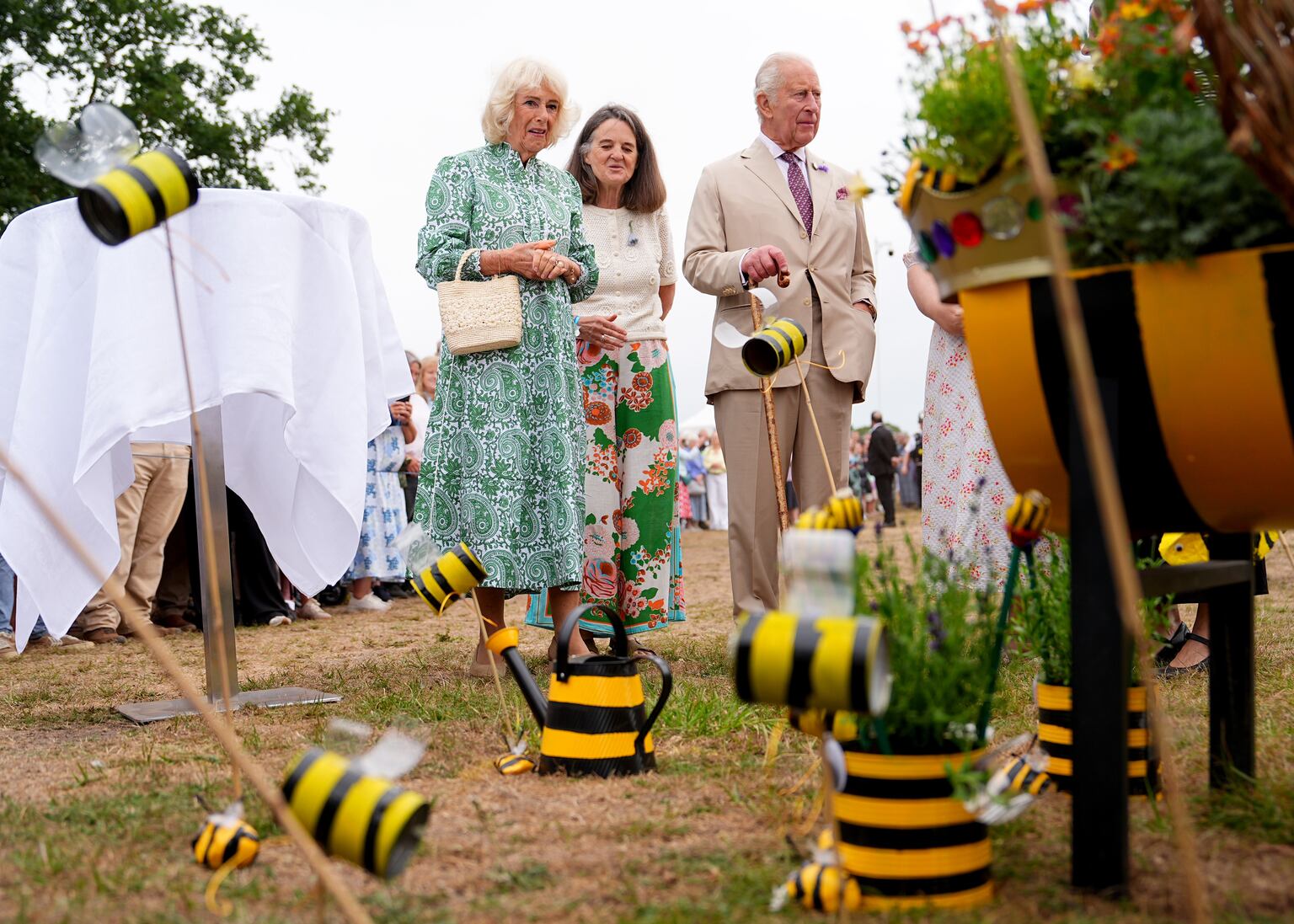 The Queen Bee garden, designed by Ingoldisthorpe Church of England Primary School, won Her Majesty The Queen’s Special Award for Upcycled Container Gardens