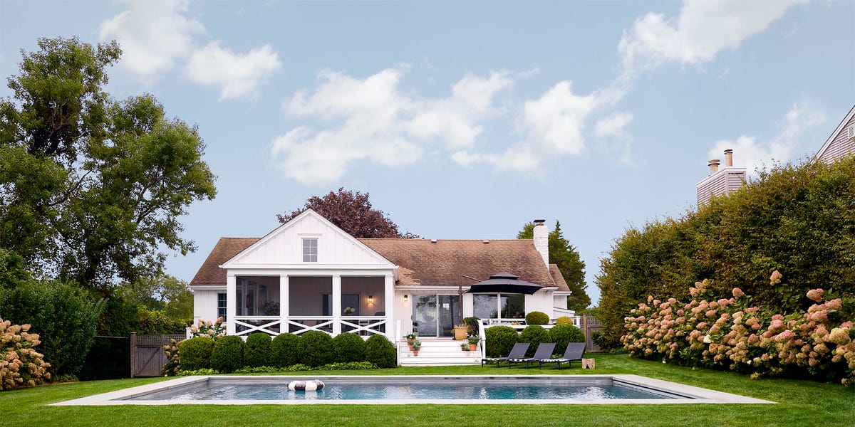 The pool decorating ideas designers use to make backyards feel like vacation