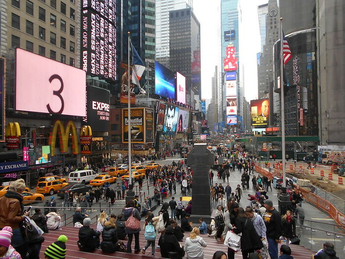 45 Disappointed Tourists Share Travel Destinations That Aren’t Worth The Hype