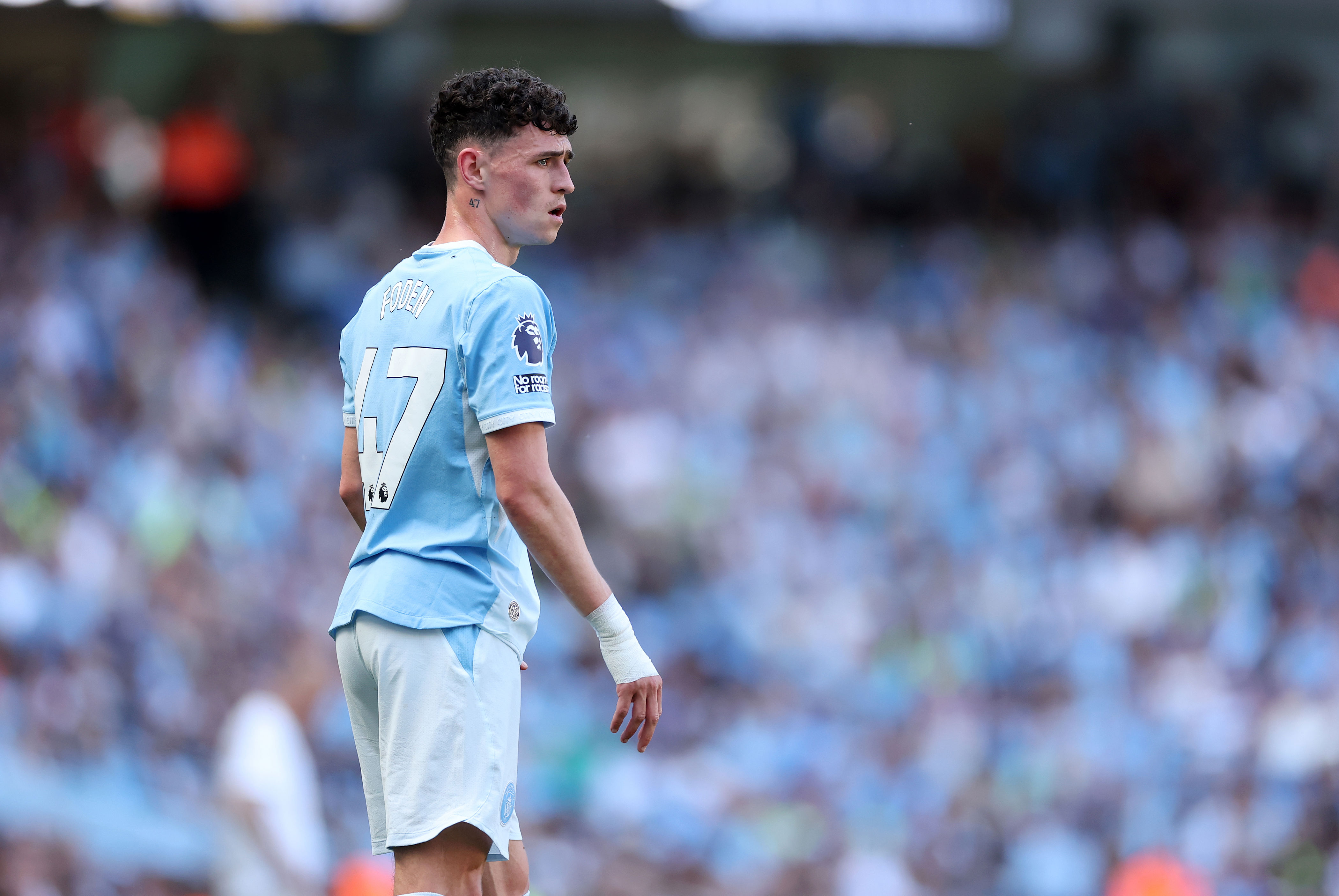 🚨 Phil Foden signs a new deal at Manchester City!