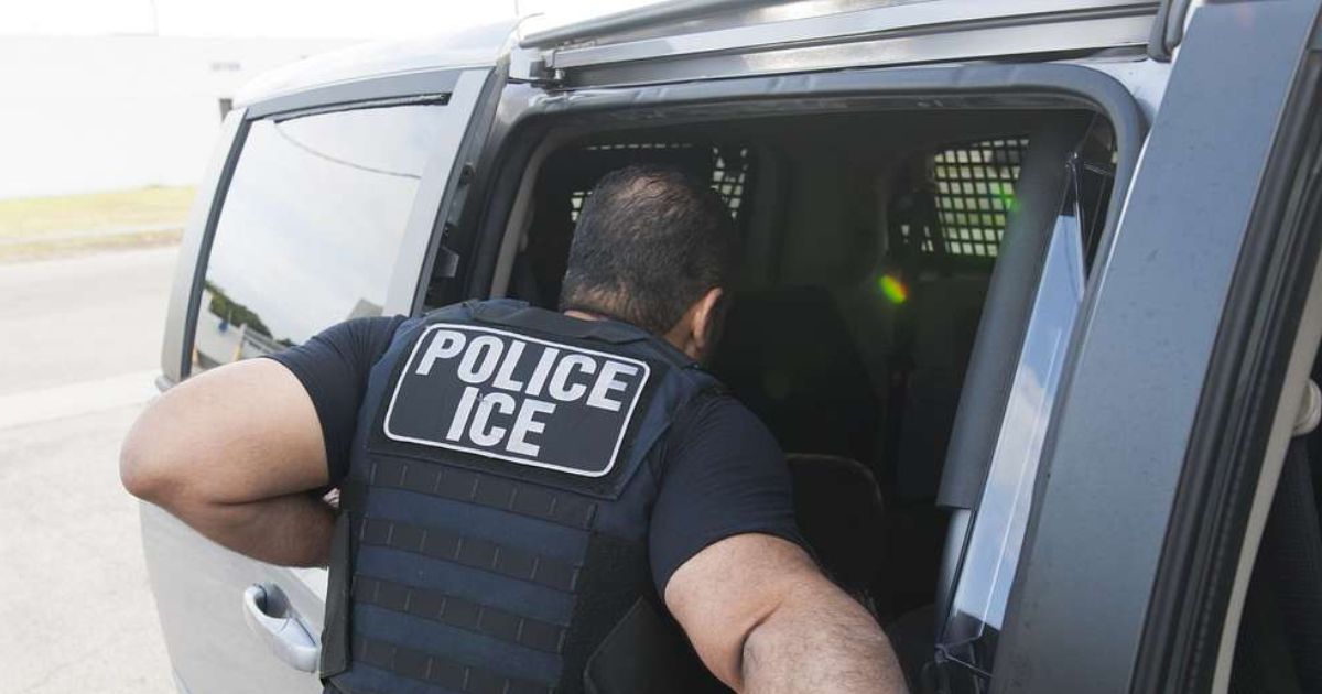 Houston ICE shooting witnesses say agents rammed Lorenzo Salgado Araujo’s van, contradicting DHS account