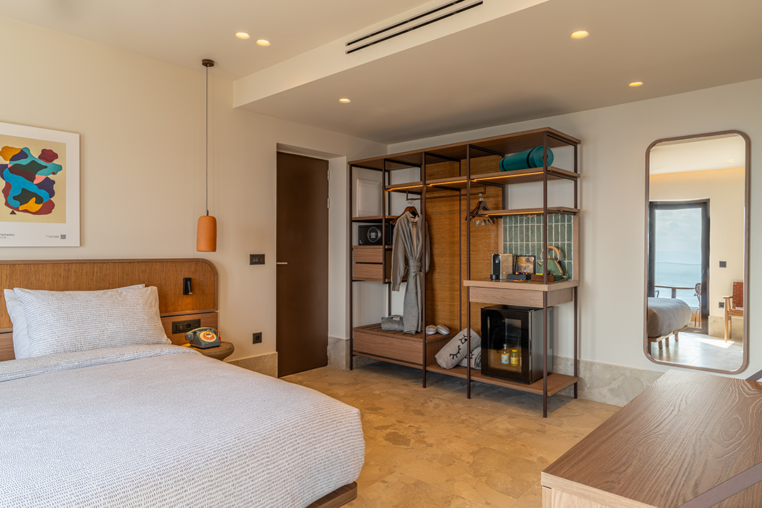Mid-century-inspired design runs throughout the hotel (INNSiDE Crete Elounda)